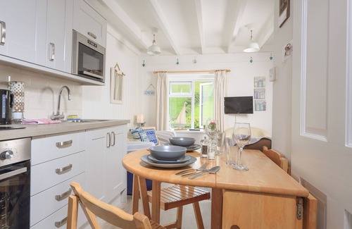 Hope-Cove Cottage | 4 THORNLEA MEWS, pet friendly, country holiday cottage in Hope Cove