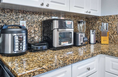 Coral Way House | 4 to 23 Guests GameRoom 2 Kitchens BAR BBQ