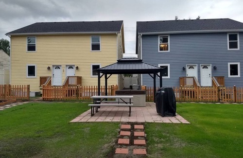 Renton House | ★ 4 Townhomes with Smart TV and Blackout Curtains