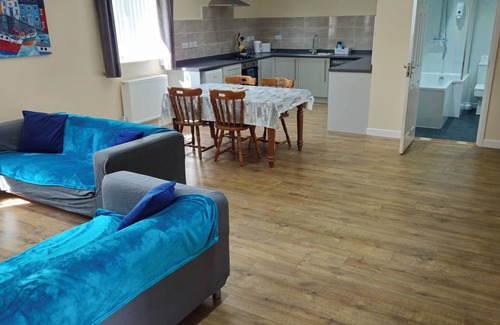 Long Sutton Apartment | 4 Wood Yard Cottages, 2 Bedroom with free parking.