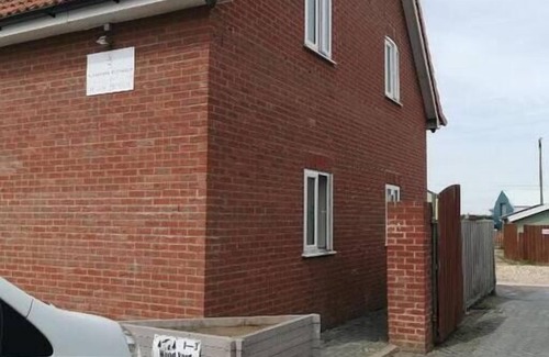 Long Sutton Apartment | 4 Wood Yard Cottages, 2 Bedroom with free parking.