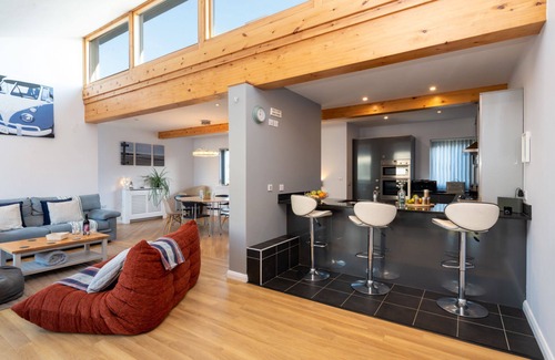 Rhosneigr House | 4 Y Bonc - A pet-friendly holiday home in Anglesey