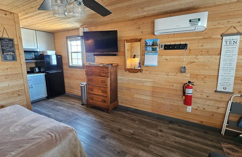 Alpine Cabin | 40 Acres of Solitude: Relax&Explore Near Big Bend