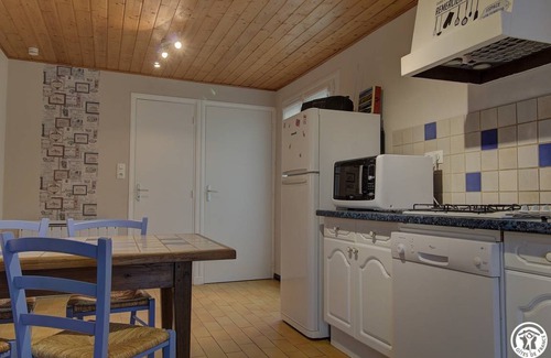 Saint-Maurice-de-Remens House | 40 m² Gîte ∙ 1 bedroom ∙ 3 guests