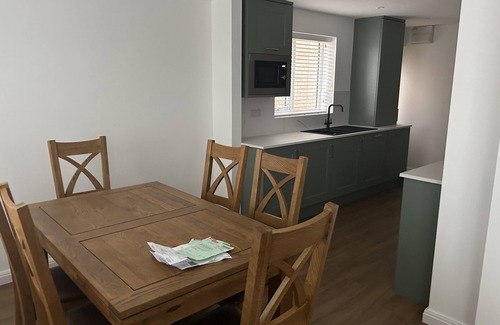 Penrhyn Bay Cottage | 40 GLODDAETH VIEW, family friendly, with a garden in Penrhyn Bay