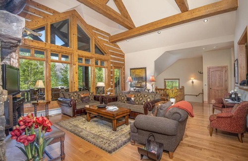 Avon House | 40 Goshawk home