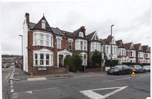 South Norwood Apartment | 40 m² Apartment ∙ 1 bedroom ∙ 2 guests