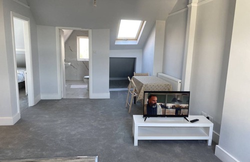 South Norwood Apartment | 40 m² Apartment ∙ 1 bedroom ∙ 2 guests