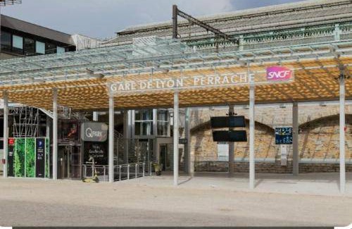 Saint-Fons Apartment | 40 m² Apartment ∙ 1 bedroom ∙ 4 guests