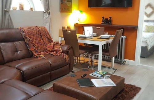Loughinisland Cottage | 40 m² Cabin ∙ 3 bedrooms ∙ 6 guests