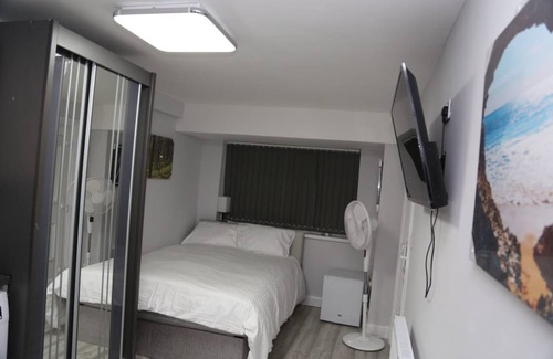 Woolwich Common Ski Chalet | 40 m² Chalet ∙ 1 bedroom ∙ 2 guests