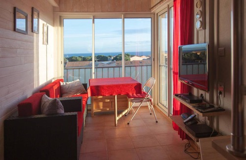 Saint-Pierre-la-Mer House | 40 m² Gîte ∙ 2 bedrooms ∙ 4 guests