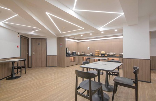 Xiuyan County Hotel | 40 m² Hotel ∙ 3 guests