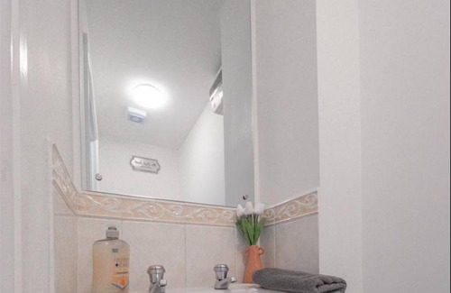 Corby House | 40 m² House ∙ 3 bedrooms ∙ 5 guests