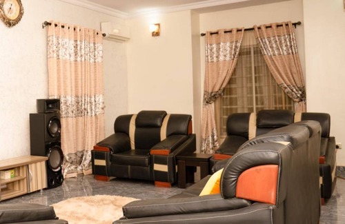 Ojodu House | 40 m² House ∙ 4 bedrooms ∙ 8 guests