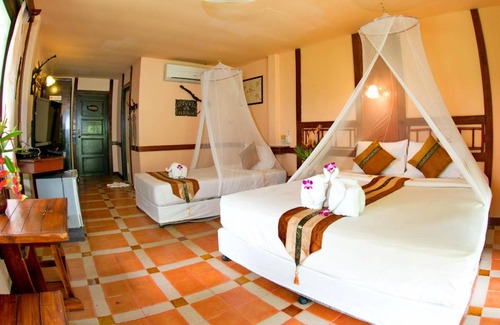 Khlong Sok Cabin | 40 m² Lodge ∙ 4 guests
