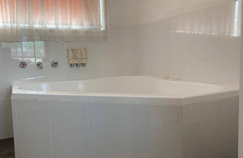 Yass Hotel | 40 m² Motel ∙ 127 guests