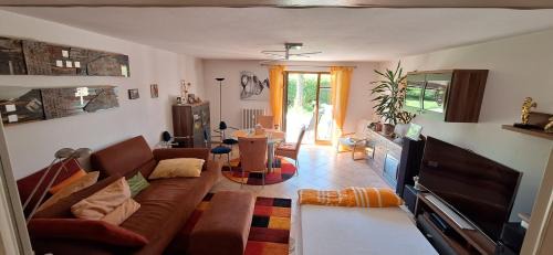 Ebersberg District Apartment | 40 Minuten zur Wiesn mit SBahn