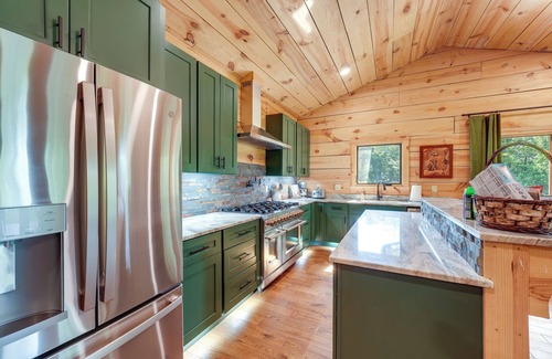 Coosa House | 400 Acres on Lavender Mtn: Getaway w/Hot Tub!