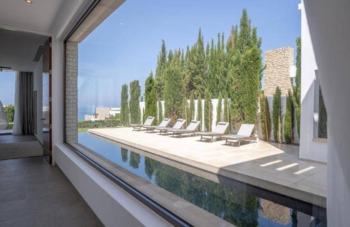 Agios Georgios Pegeias Resort | 400 m² Resort ∙ 6 bedrooms ∙ 12 guests