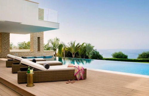 Agios Georgios Pegeias Resort | 400 m² Resort ∙ 6 bedrooms ∙ 12 guests