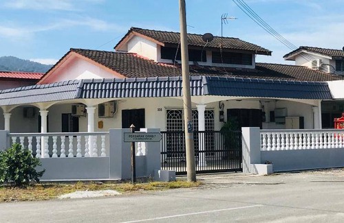 Sungai Siput House | 400 m² Bungalow ∙ 4 bedrooms ∙ 12 guests