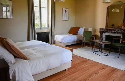 Raveau Bed & Breakfast | 400 m² Bed and breakfast ∙ 6 bedrooms ∙ 20 guests