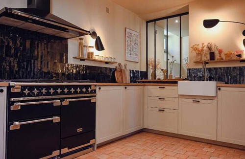 Raveau Bed & Breakfast | 400 m² Bed and breakfast ∙ 6 bedrooms ∙ 20 guests