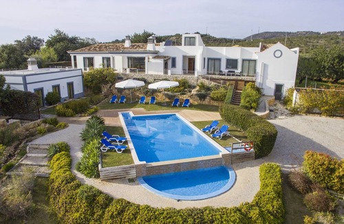 Ariolos Cottage | 400 m² Cabin ∙ 6 bedrooms ∙ 12 guests