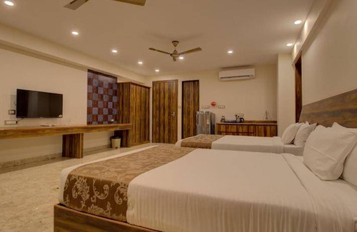 Nashik Hotel | 400 m² Hotel ∙ 8 guests