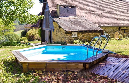 Thenon House | 400 m² House ∙ 10 bedrooms ∙ 20 guests