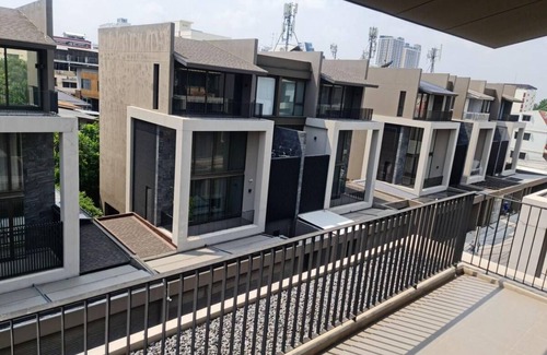 Din Daeng House | 400 m² House ∙ 4 bedrooms ∙ 10 guests