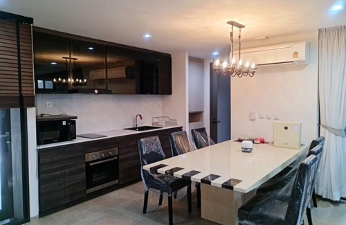Din Daeng House | 400 m² House ∙ 4 bedrooms ∙ 10 guests