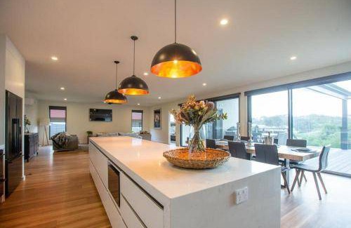 Waterhouse House | 400 m² House ∙ 4 bedrooms ∙ 8 guests