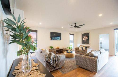 Waterhouse House | 400 m² House ∙ 4 bedrooms ∙ 8 guests
