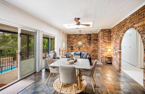 North Nowra House | 400 m² House ∙ 5 bedrooms ∙ 12 guests