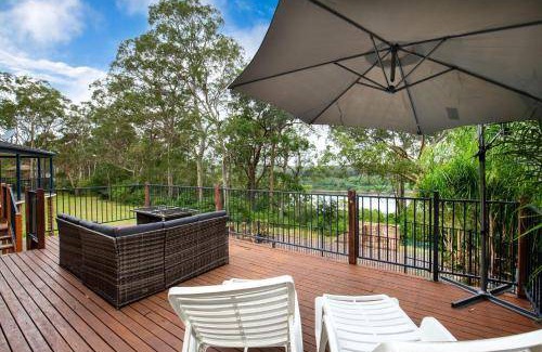 North Nowra House | 400 m² House ∙ 5 bedrooms ∙ 12 guests