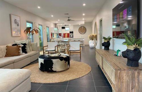 Mudjimba House | 400 m² House ∙ 5 bedrooms ∙ 10 guests