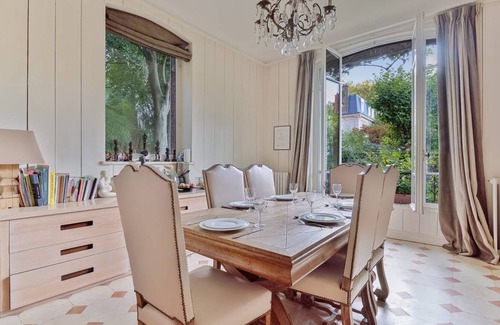 Auteuil House | 400 m² House ∙ 5 bedrooms ∙ 9 guests