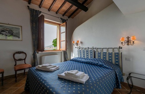 Guardea House | 400 m² House ∙ 5 bedrooms ∙ 12 guests
