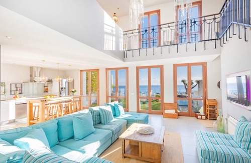 Altea House | 400 m² House ∙ 5 bedrooms ∙ 16 guests