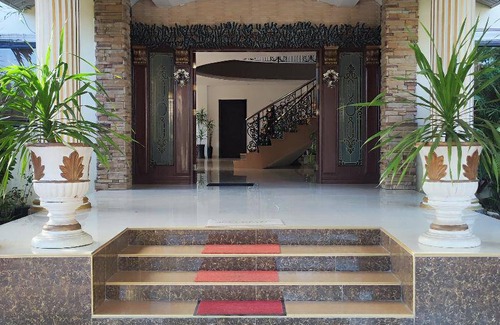 Central Visayas House | 400 m² House ∙ 5 bedrooms ∙ 2 guests