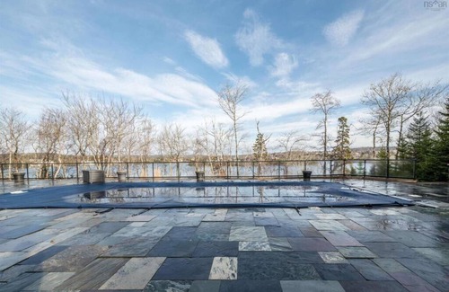 Halifax County House | 400 m² House ∙ 5 bedrooms ∙ 12 guests