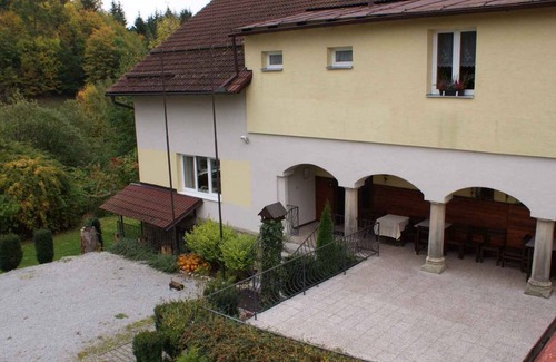 Bohdikov House | 400 m² House ∙ 7 bedrooms ∙ 32 guests