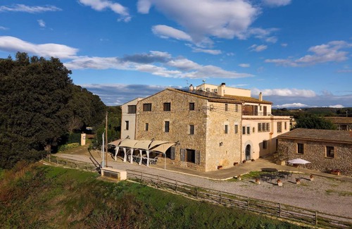 Vilanant House | 400 m² House ∙ 8 bedrooms ∙ 21 guests