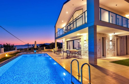 Demre Villa | 400 m² Villa ∙ 2 bedrooms ∙ 6 guests