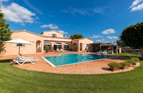Sant Lluis Villa | 400 m² Villa ∙ 4 bedrooms ∙ 8 guests