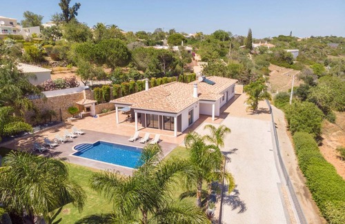 Albufeira Villa | 400 m² Villa ∙ 4 bedrooms ∙ 8 guests