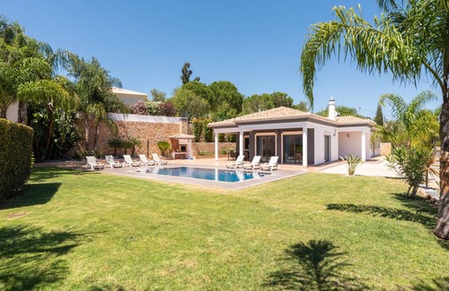 Albufeira Villa | 400 m² Villa ∙ 4 bedrooms ∙ 8 guests