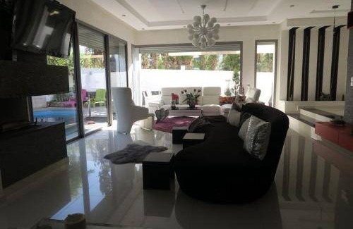 Tamariss Villa | 400 m² Villa ∙ 4 bedrooms ∙ 8 guests